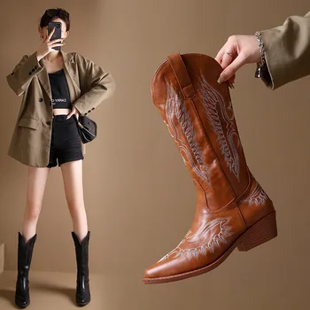 Berba viteški čizme srednje dužine u kineskom stilu 2023, Novi trendi čizme na debelom petu s oštrim rukava za vanjske trgovine