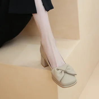 Неглубокая mekana obuća s trga vrhom i kravata-leptir 2023, Novi modni godišnja svestrana ženska obuća u prosjeku debelim potpeticama